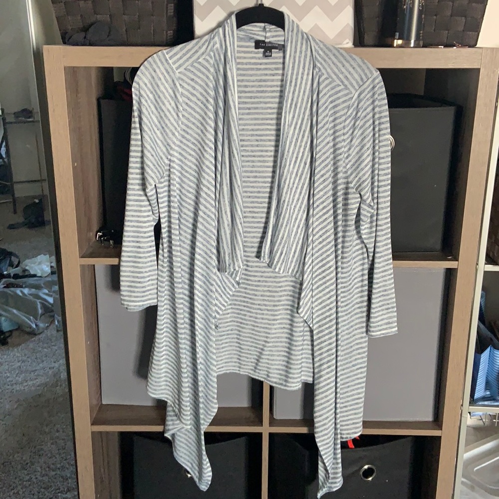 Quarter sleeve light blue and white cardigan